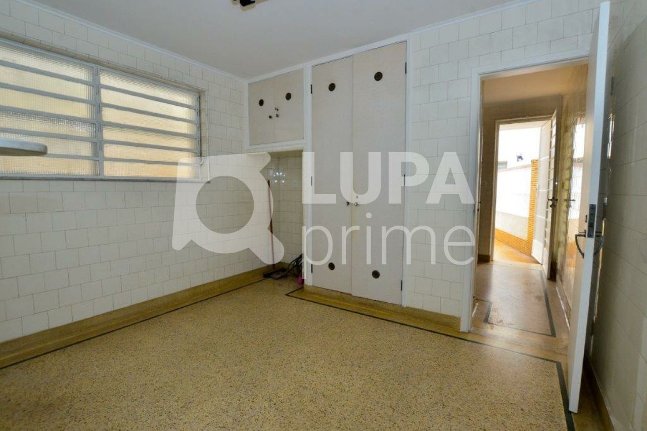 sobrado-venda-sao-paulo-moema-5dormitorios-2suites-4vagas-300m2-LS32911
