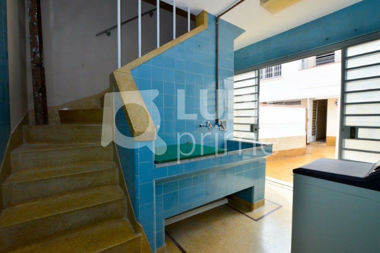 sobrado-venda-sao-paulo-moema-5dormitorios-2suites-4vagas-300m2-LS32911