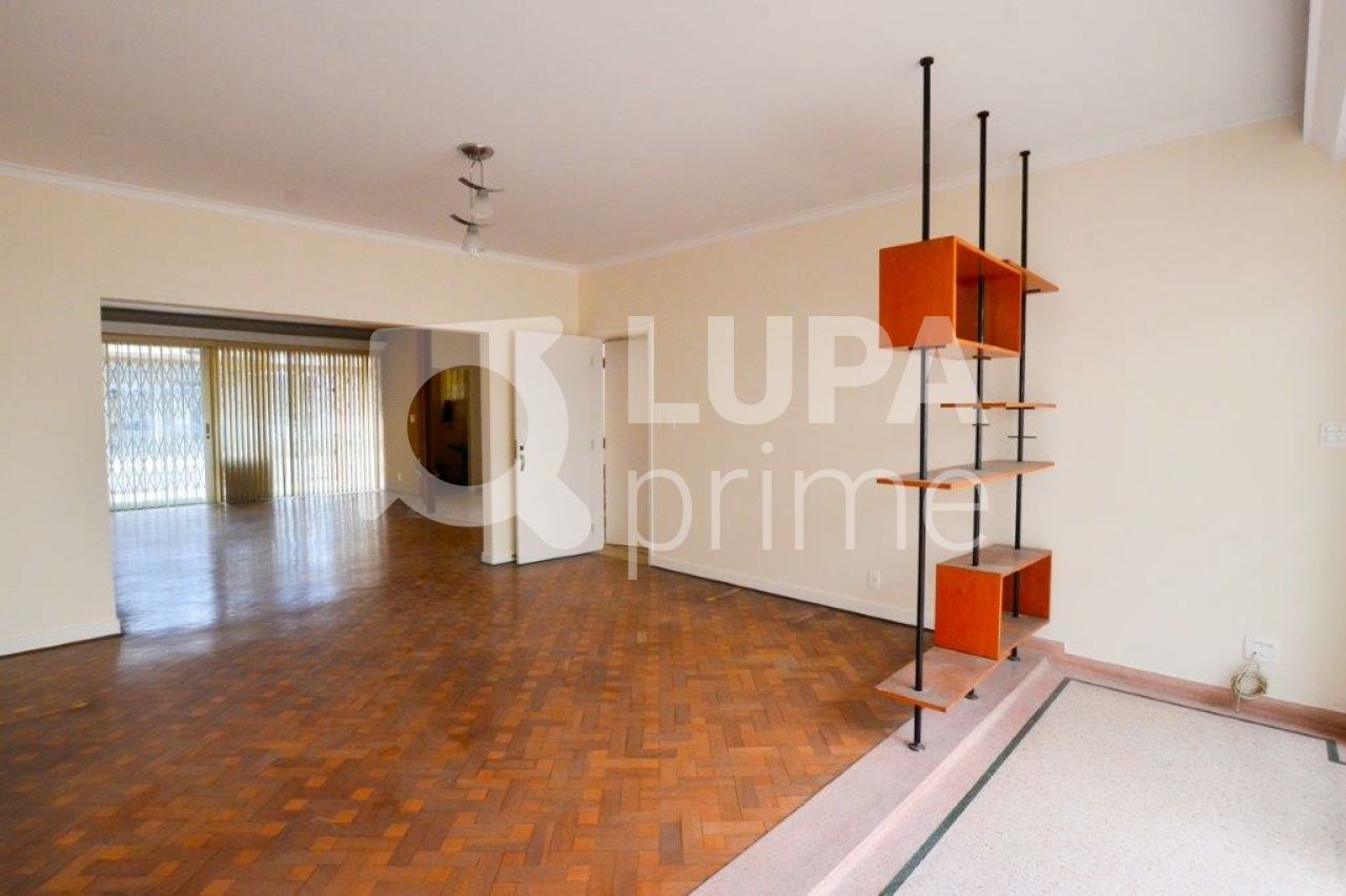 sobrado-venda-sao-paulo-moema-5dormitorios-2suites-4vagas-300m2-LS32911