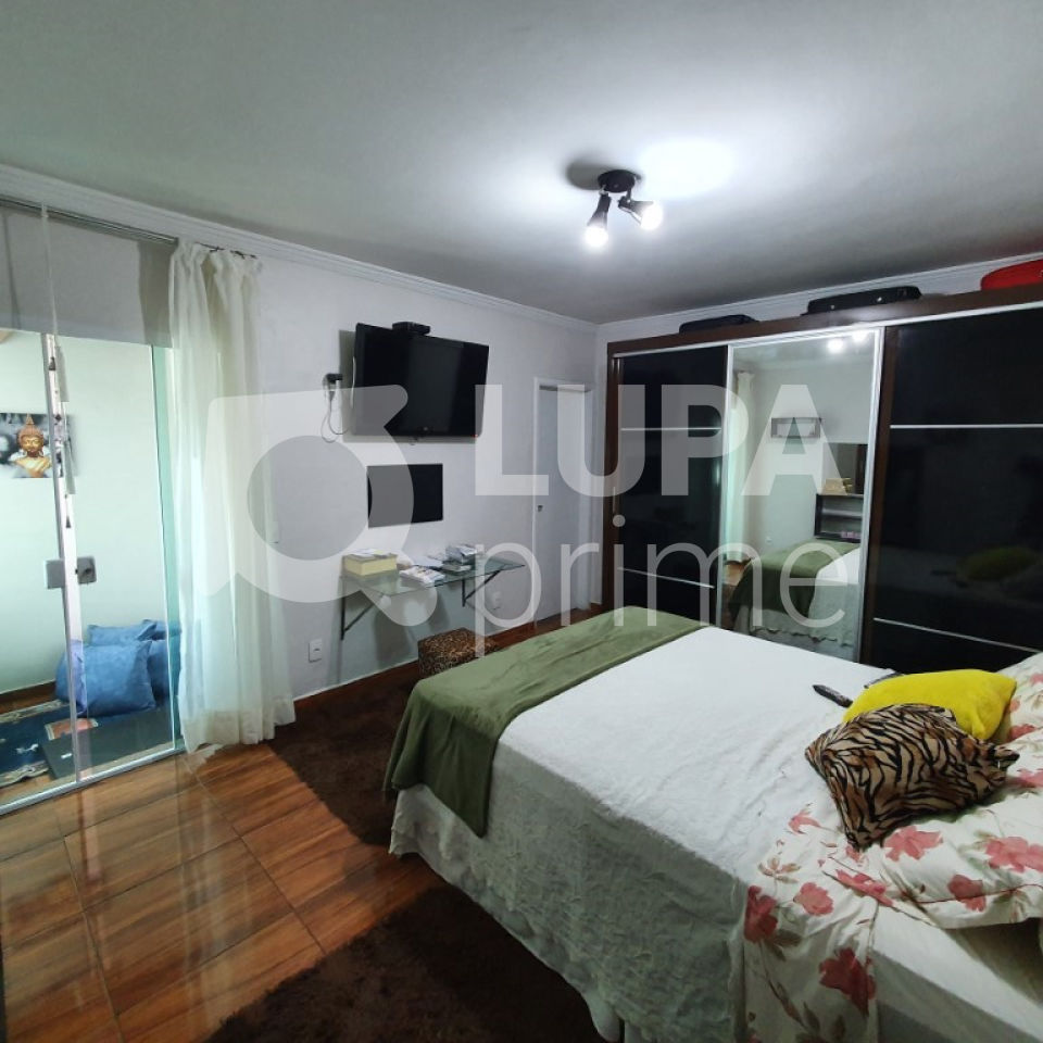 sobrado-venda-sao-paulo-parada-inglesa-3dormitorios-2suites-1vaga-450m2-LS33125
