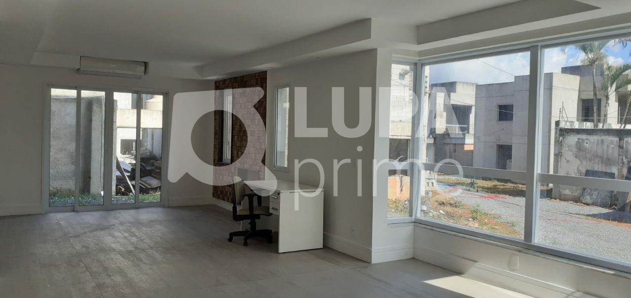 Casa de Condomínio à venda com 3 quartos, 305m² - Foto 8
