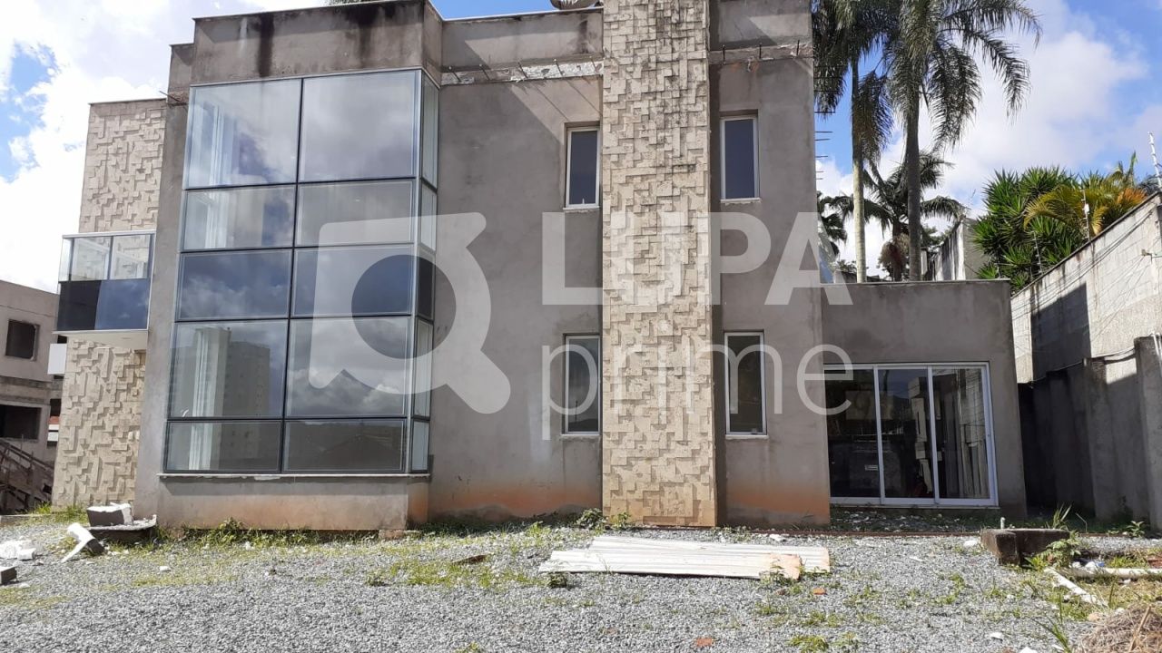 Casa de Condomínio à venda com 3 quartos, 305m² - Foto 1