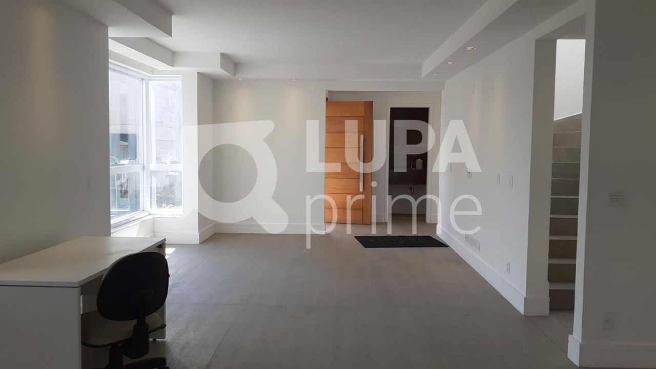 Casa de Condomínio à venda com 3 quartos, 243m² - Foto 8