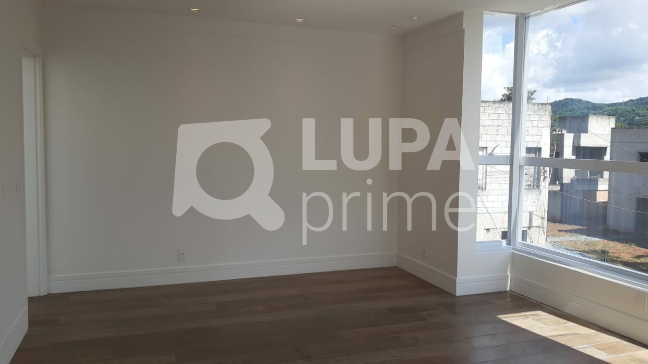 Casa de Condomínio à venda com 3 quartos, 243m² - Foto 17