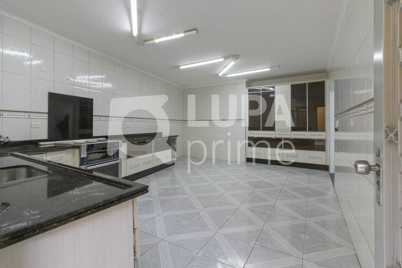 casa-assobradada-venda-sao-paulo-jardim-guapira-3dormitorios-1suite-310m2-LS33413