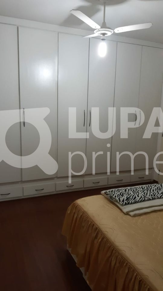Casa à venda com 3 quartos, 250m² - Foto 8