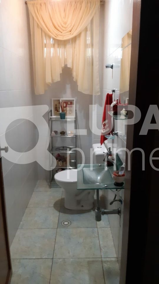 Casa à venda com 3 quartos, 250m² - Foto 18