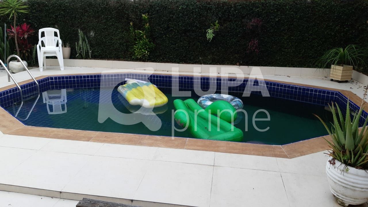 Casa à venda com 3 quartos, 250m² - Foto 25