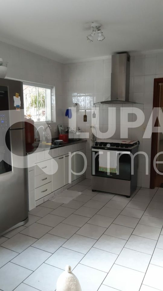 Casa à venda com 3 quartos, 250m² - Foto 13