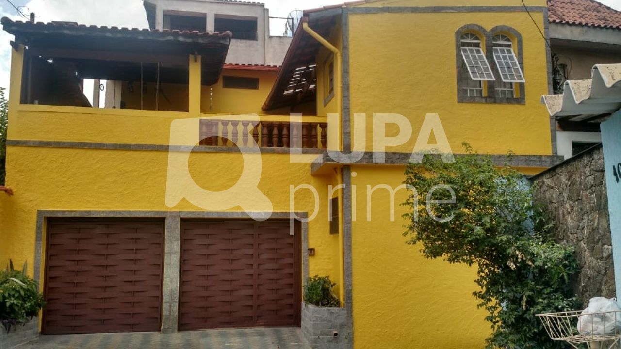 Casa, 3 quartos, 210 m² - Foto 1