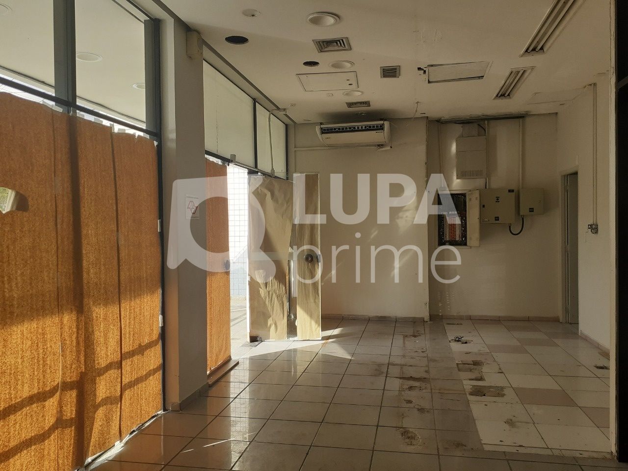 salao-locacao-sao-paulo-agua-fria-15vagas-250m2-LS33679