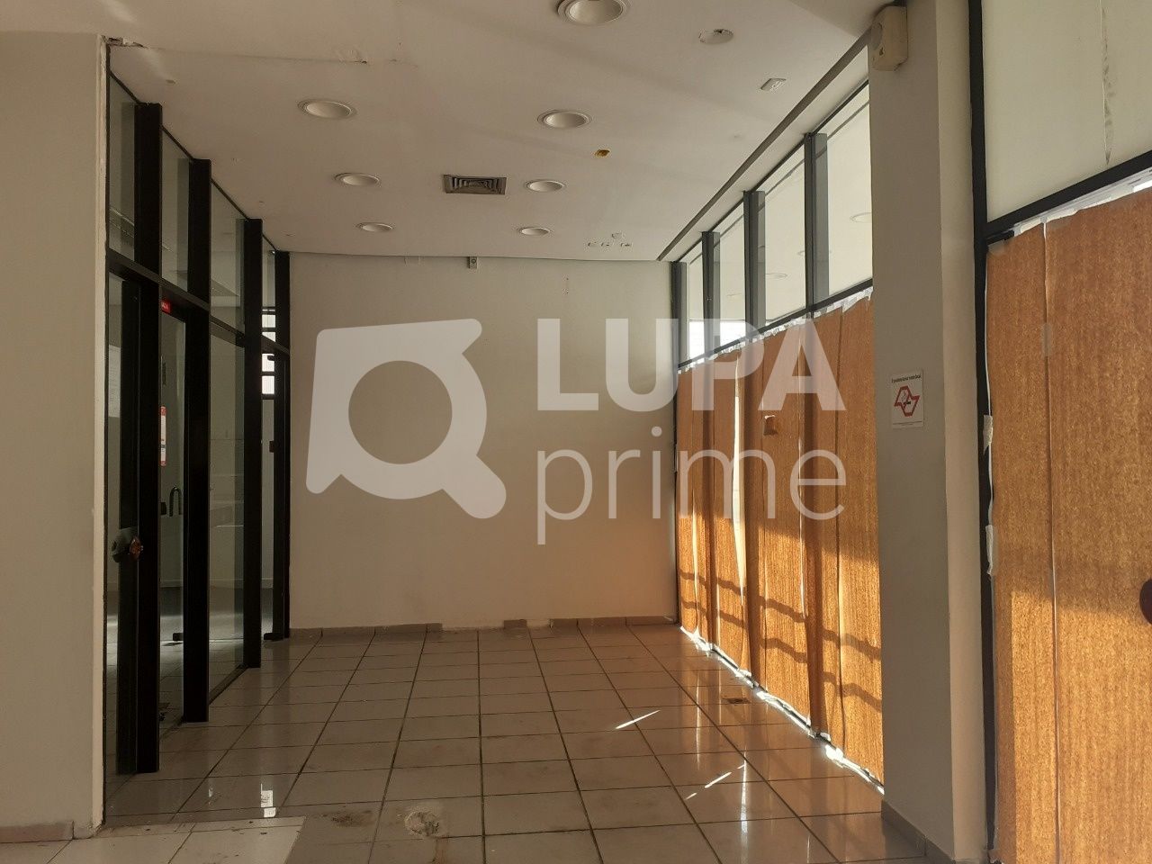 salao-locacao-sao-paulo-agua-fria-15vagas-250m2-LS33679