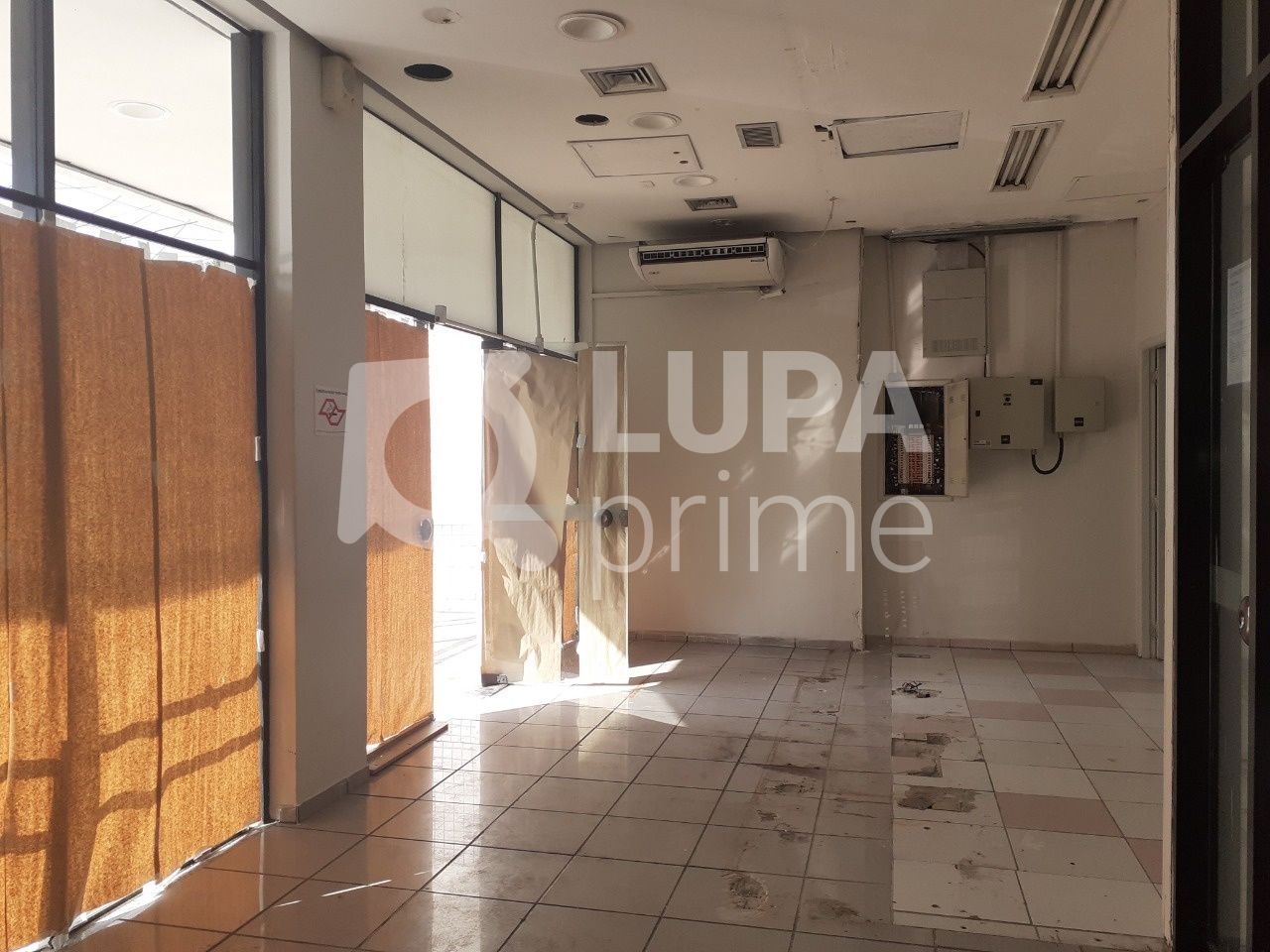 salao-locacao-sao-paulo-agua-fria-15vagas-250m2-LS33679