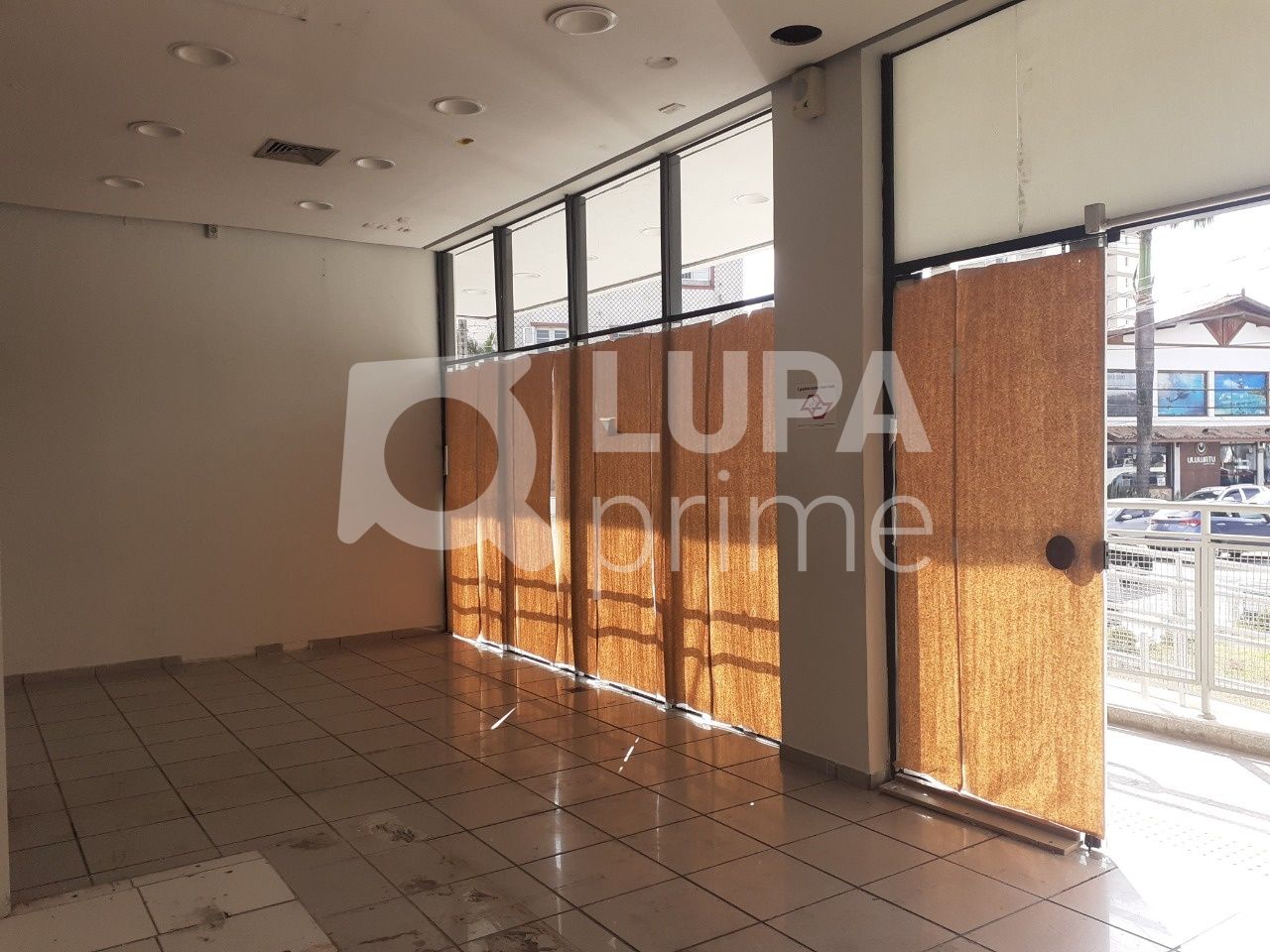 salao-locacao-sao-paulo-agua-fria-15vagas-250m2-LS33679