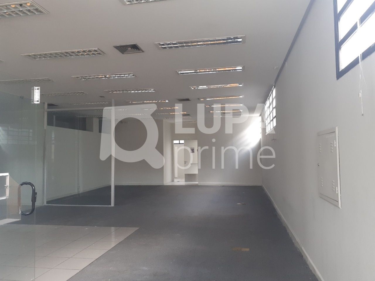 salao-locacao-sao-paulo-agua-fria-15vagas-250m2-LS33679