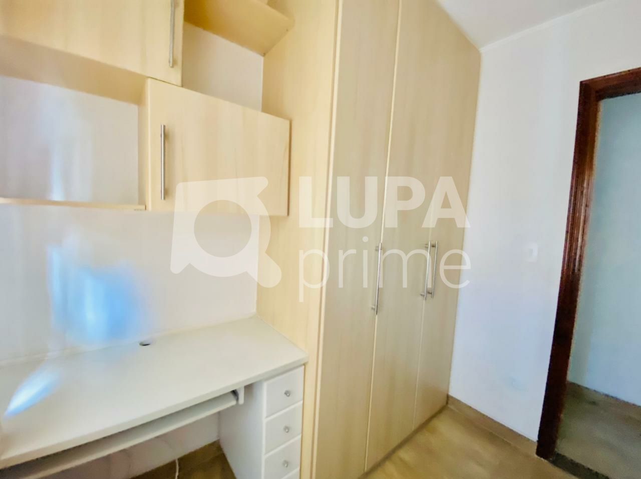 sobrado-venda-sao-paulo-vila-irmaos-arnoni-3dormitorios-1suite-5vagas-225m2-LS33747