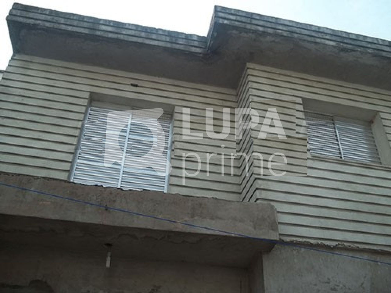 Casa à venda com 2 quartos, 60m² - Foto 1