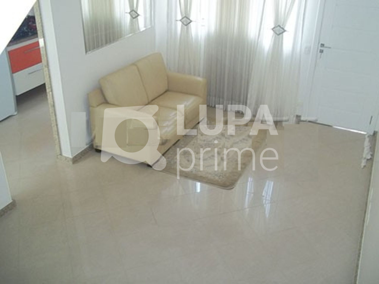 Casa à venda com 2 quartos, 60m² - Foto 2
