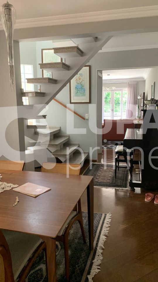 Casa, 4 quartos, 340 m² - Foto 1