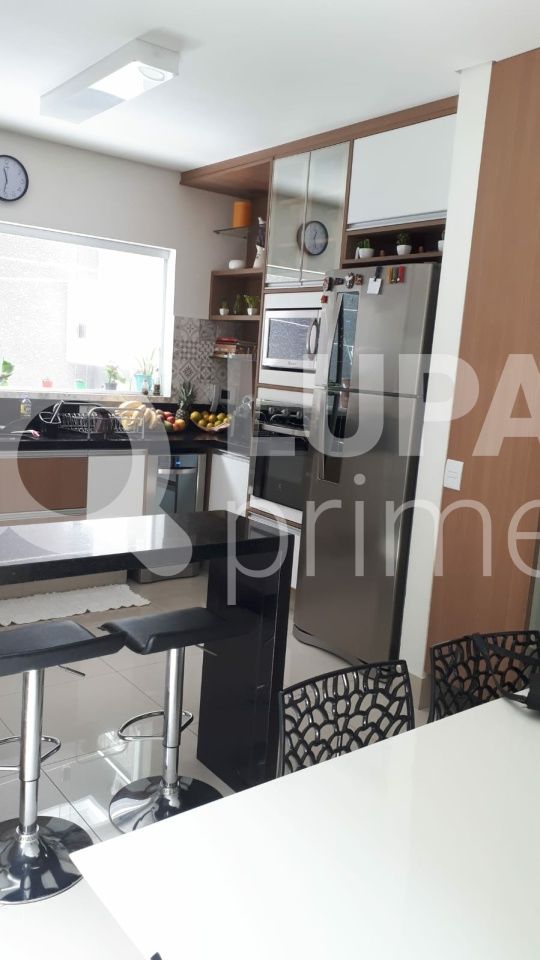 sobrado-venda-sao-paulo-vila-nossa-senhora-do-retiro-3dormitorios-5vagas-146m2-LS34169