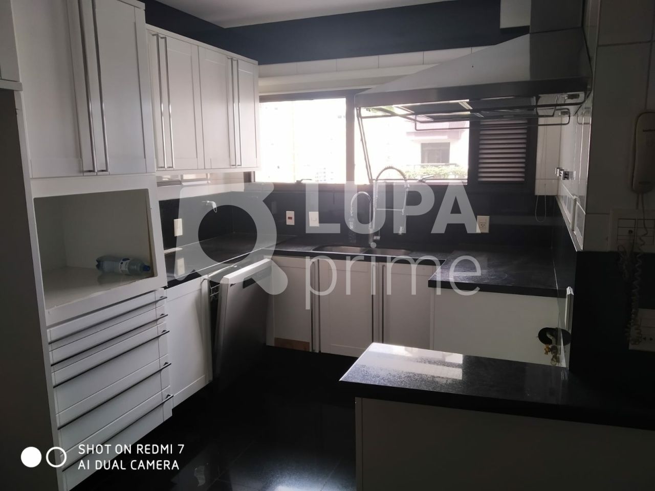 apartamento-venda-sao-paulo-agua-fria-3dormitorios-3suites-4vagas-300m2-LS34250