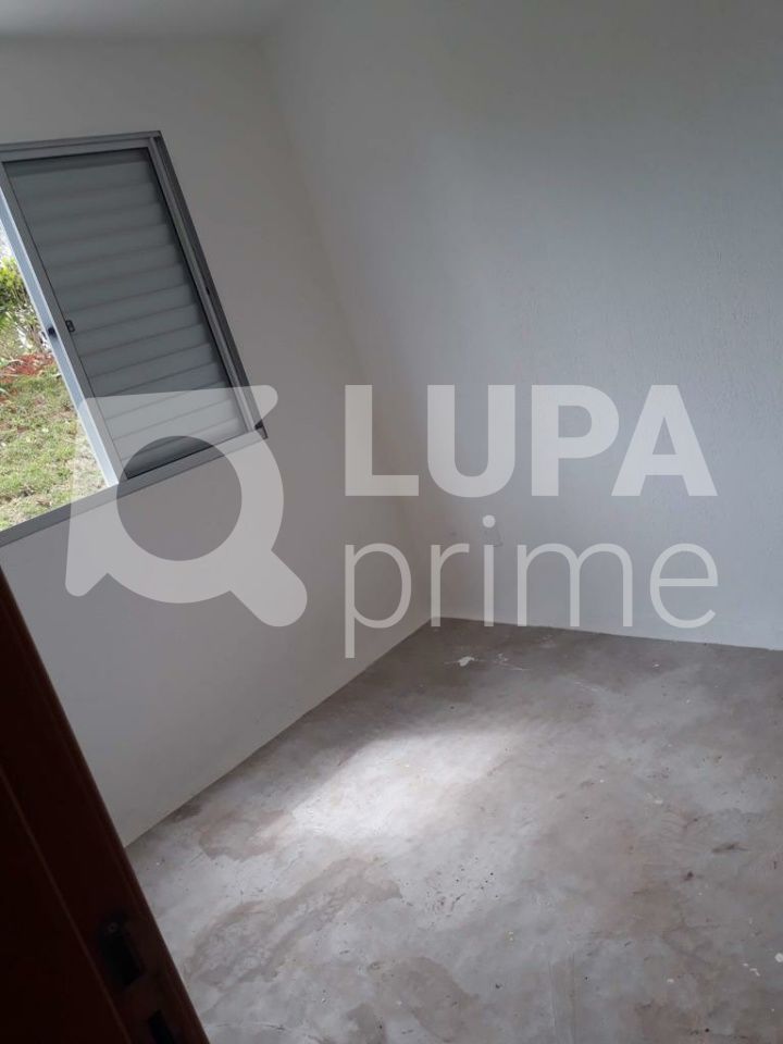 Apartamento à venda com 2 quartos, 42m² - Foto 2