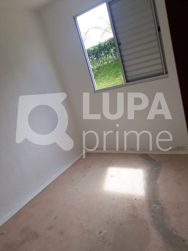 Apartamento à venda com 2 quartos, 42m² - Foto 3