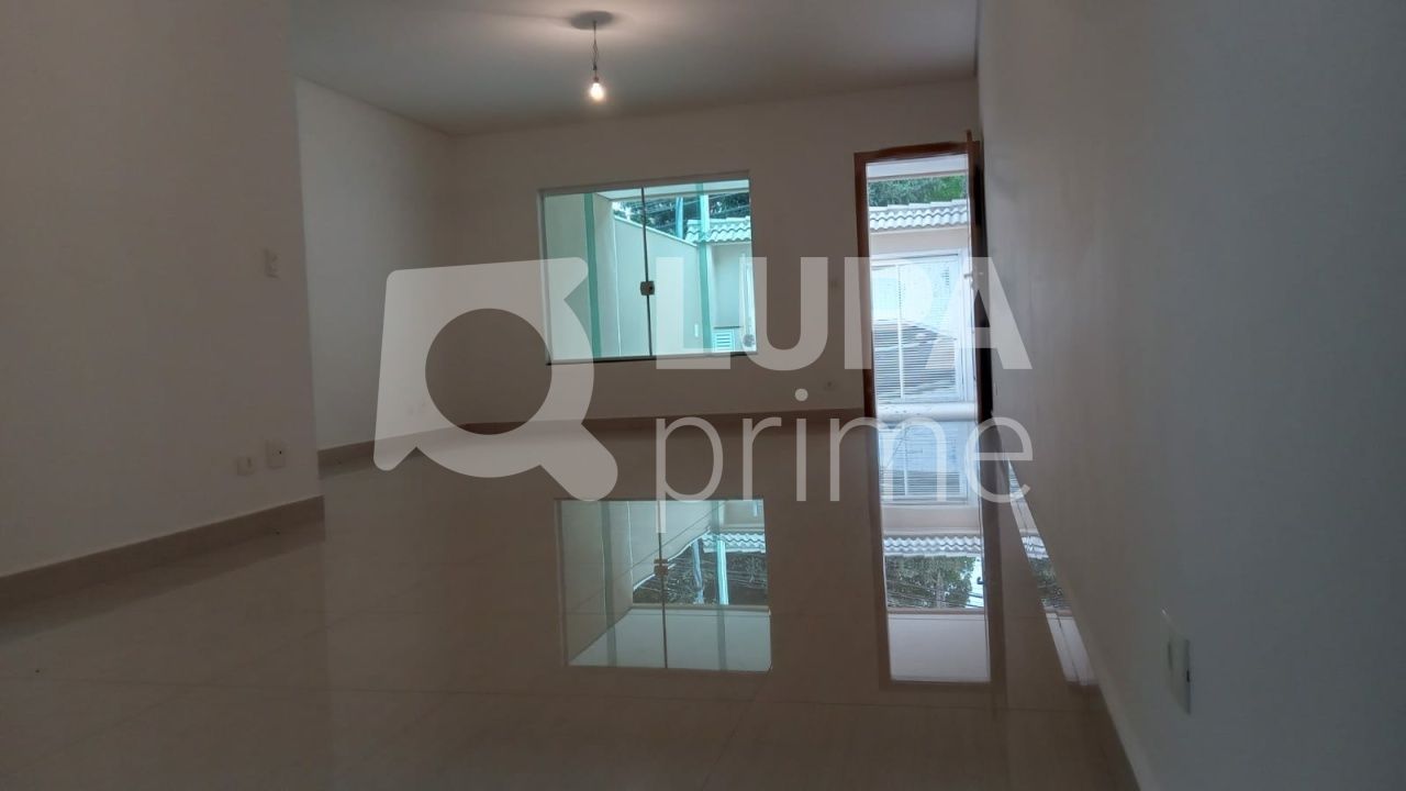 sobrado-venda-sao-paulo-vila-irmaos-arnoni-3dormitorios-3suites-4vagas-167m2-LS35801