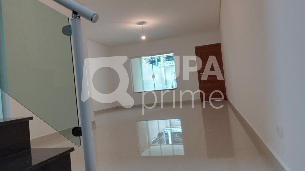 sobrado-venda-sao-paulo-vila-irmaos-arnoni-3dormitorios-3suites-4vagas-167m2-LS35801