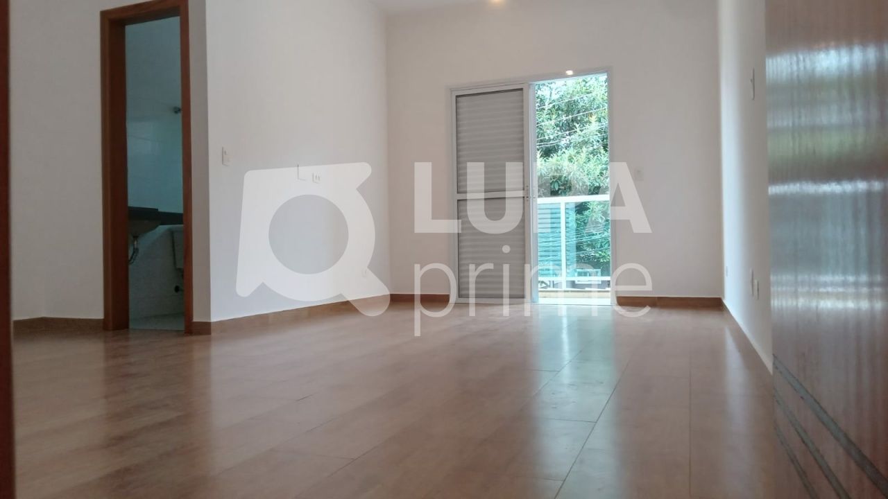 sobrado-venda-sao-paulo-vila-irmaos-arnoni-3dormitorios-3suites-4vagas-167m2-LS35801