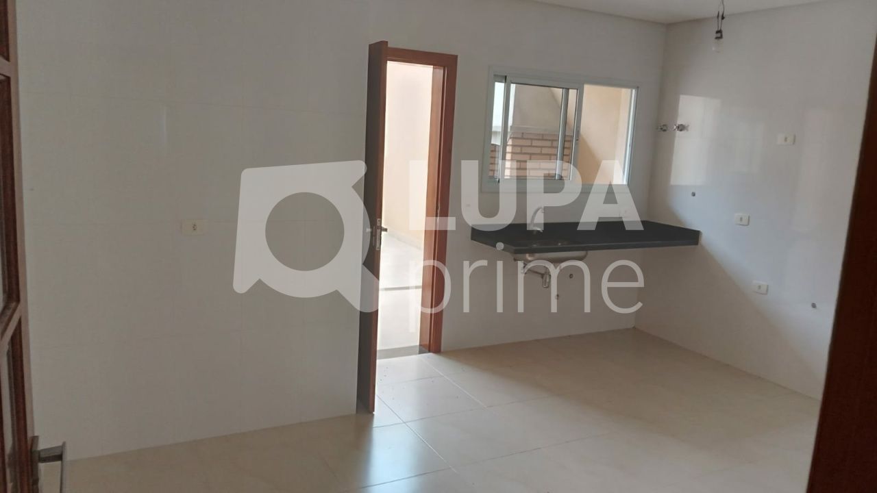 sobrado-venda-sao-paulo-vila-irmaos-arnoni-3dormitorios-3suites-4vagas-167m2-LS35801