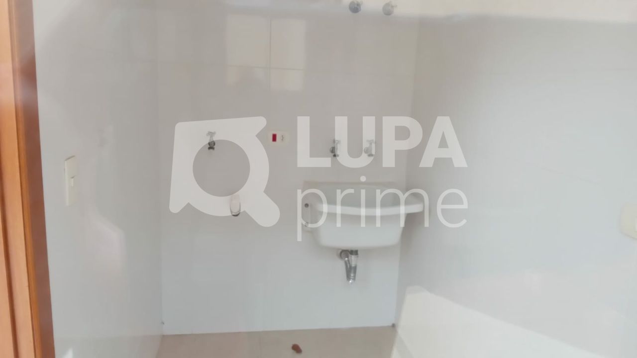 sobrado-venda-sao-paulo-vila-irmaos-arnoni-3dormitorios-3suites-4vagas-167m2-LS35801