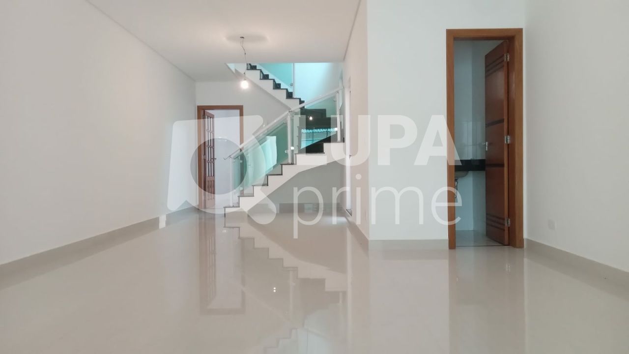 sobrado-venda-sao-paulo-vila-irmaos-arnoni-3dormitorios-3suites-4vagas-170m2-LS35802