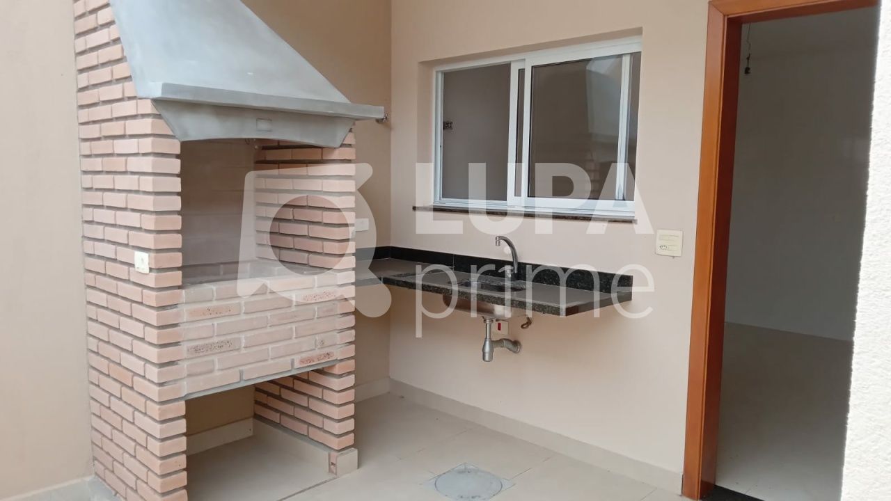 sobrado-venda-sao-paulo-vila-irmaos-arnoni-3dormitorios-3suites-4vagas-170m2-LS35802