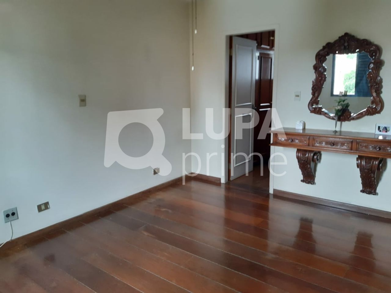 duplex-venda-sao-paulo-agua-fria-3dormitorios-3suites-5vagas-289m2-LS35815
