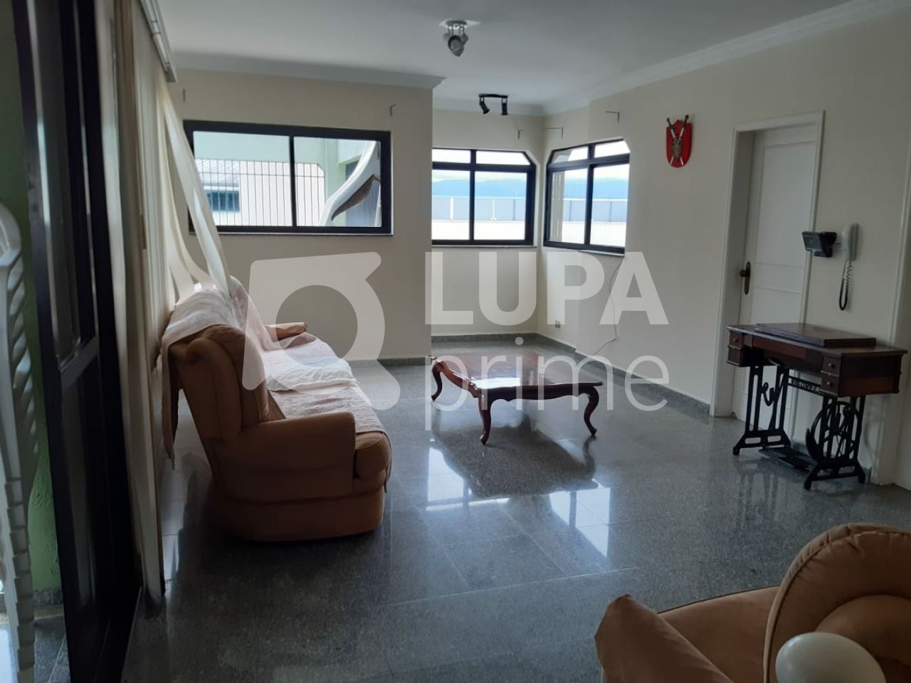 duplex-venda-sao-paulo-agua-fria-3dormitorios-3suites-5vagas-289m2-LS35815