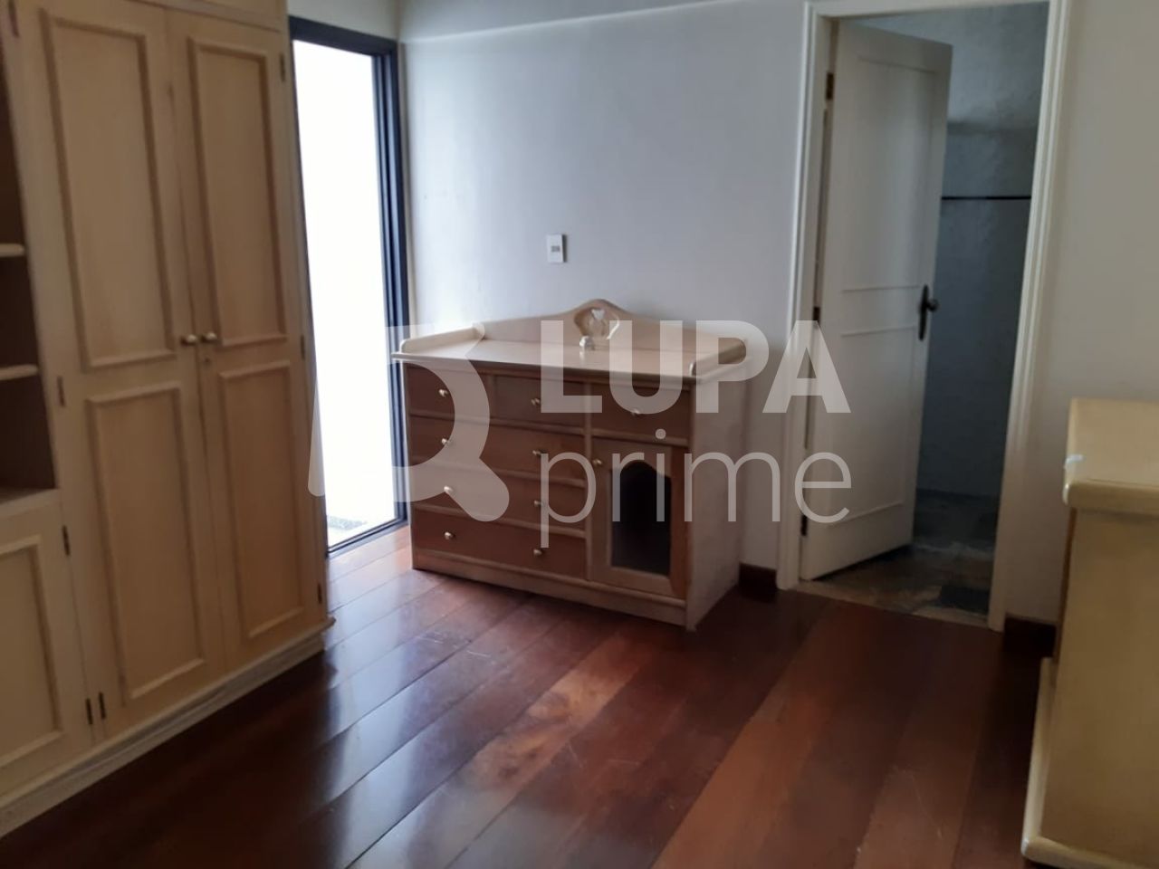 duplex-venda-sao-paulo-agua-fria-3dormitorios-3suites-5vagas-289m2-LS35815