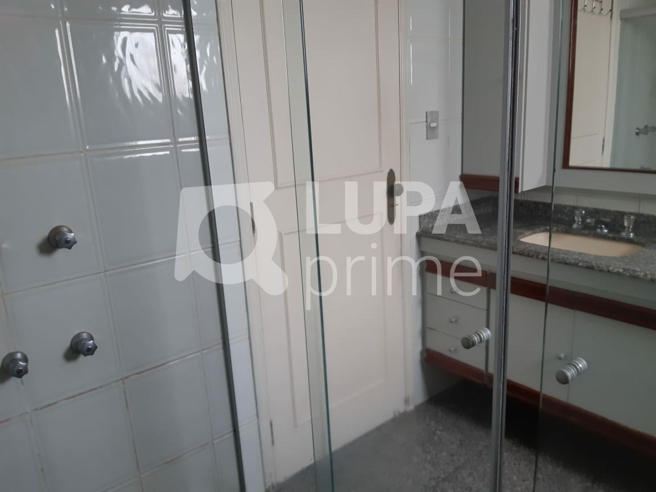 duplex-venda-sao-paulo-agua-fria-3dormitorios-3suites-5vagas-289m2-LS35815