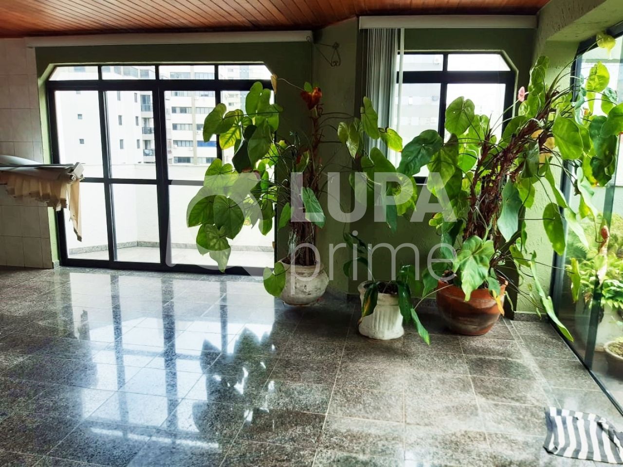 duplex-venda-sao-paulo-agua-fria-3dormitorios-3suites-5vagas-289m2-LS35815