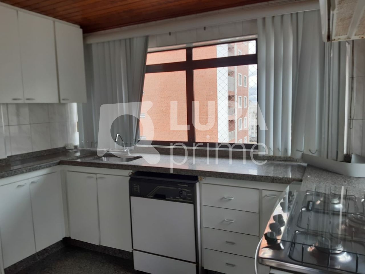 duplex-venda-sao-paulo-agua-fria-3dormitorios-3suites-5vagas-289m2-LS35815