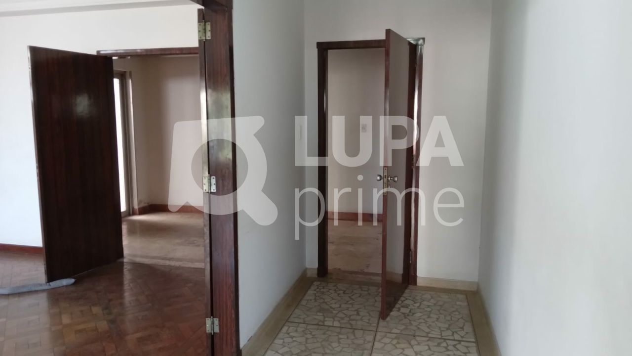 casa-assobradada-venda-sao-paulo-santana-6dormitorios-2suites-10vagas-380m2-LS36175