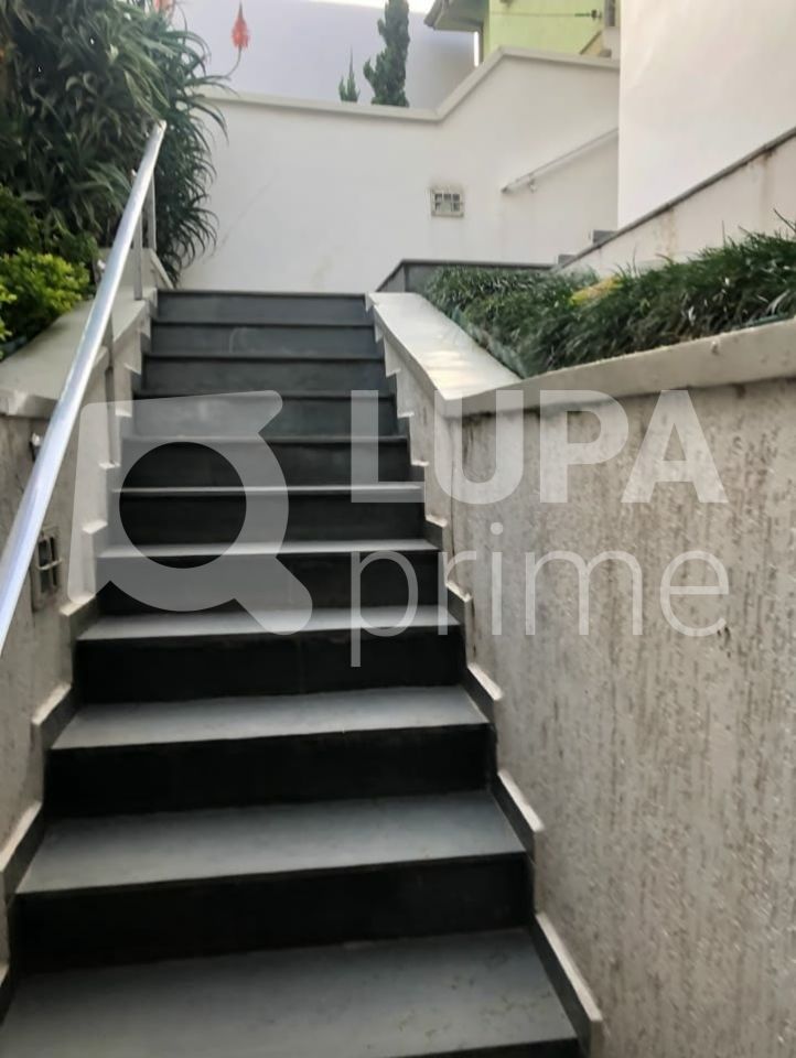 casa-assobradada-locacao-sao-paulo-santana-3dormitorios-1suite-2vagas-240m2-LS36260