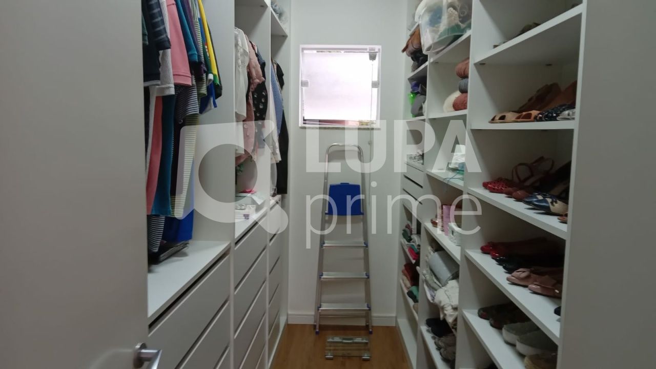 sobrado-venda-sao-paulo-agua-fria-3dormitorios-2suites-4vagas-218m2-LS36332