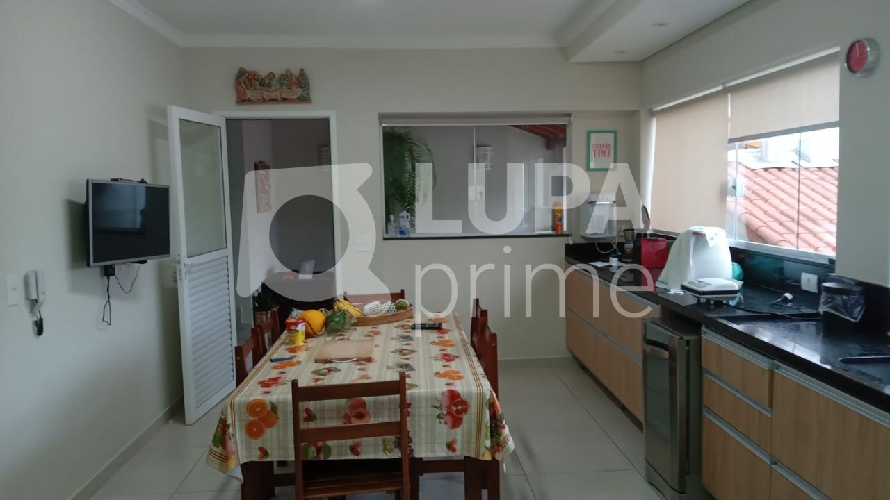 sobrado-venda-sao-paulo-agua-fria-3dormitorios-2suites-4vagas-218m2-LS36332