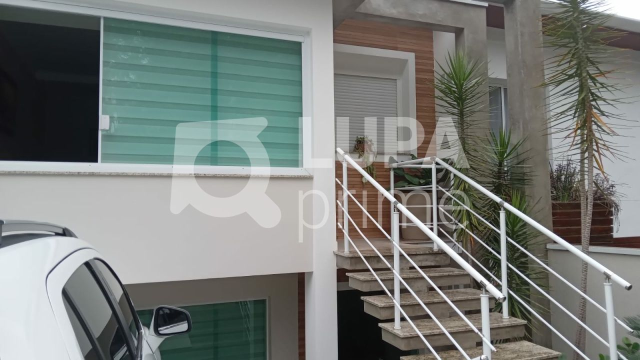 sobrado-venda-sao-paulo-agua-fria-3dormitorios-2suites-4vagas-218m2-LS36332