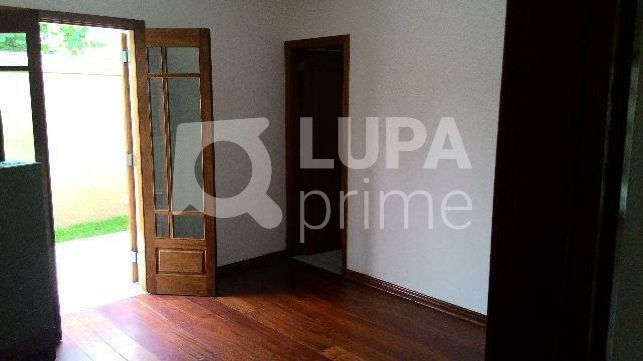 sobrado-venda-sao-paulo-vila-paiva-3dormitorios-3suites-4vagas-158m2-LS36416