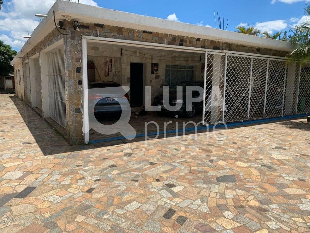 casa-terrea-venda-sao-paulo-ibiuna-3dormitorios-3suites-4vagas-400m2-LS36946