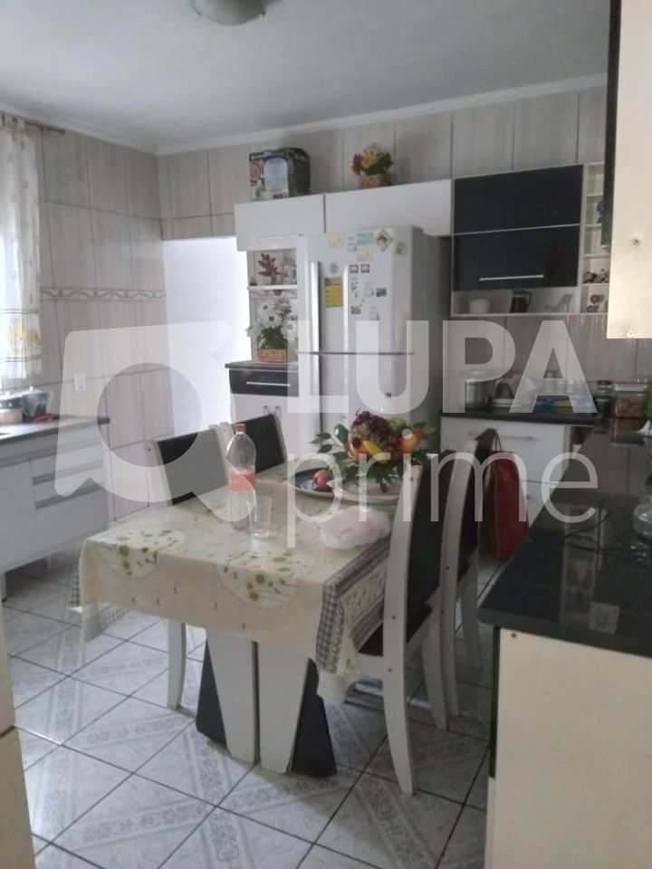 sobrado-venda-sao-paulo-jardim-guarani-7dormitorios-3vagas-175m2-LS37071