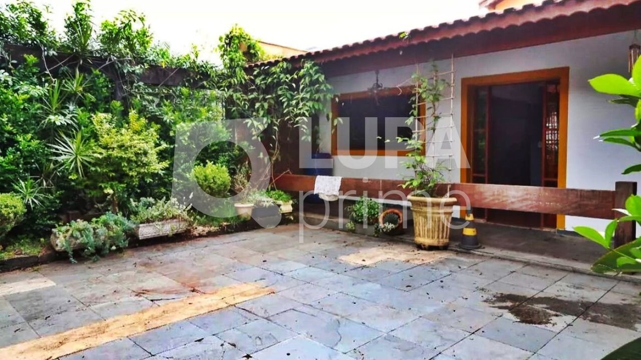 casa-terrea-venda-sao-paulo-conjunto-residencial-santa-terezinha-3dormitorios-2vagas-220m2-LS37523