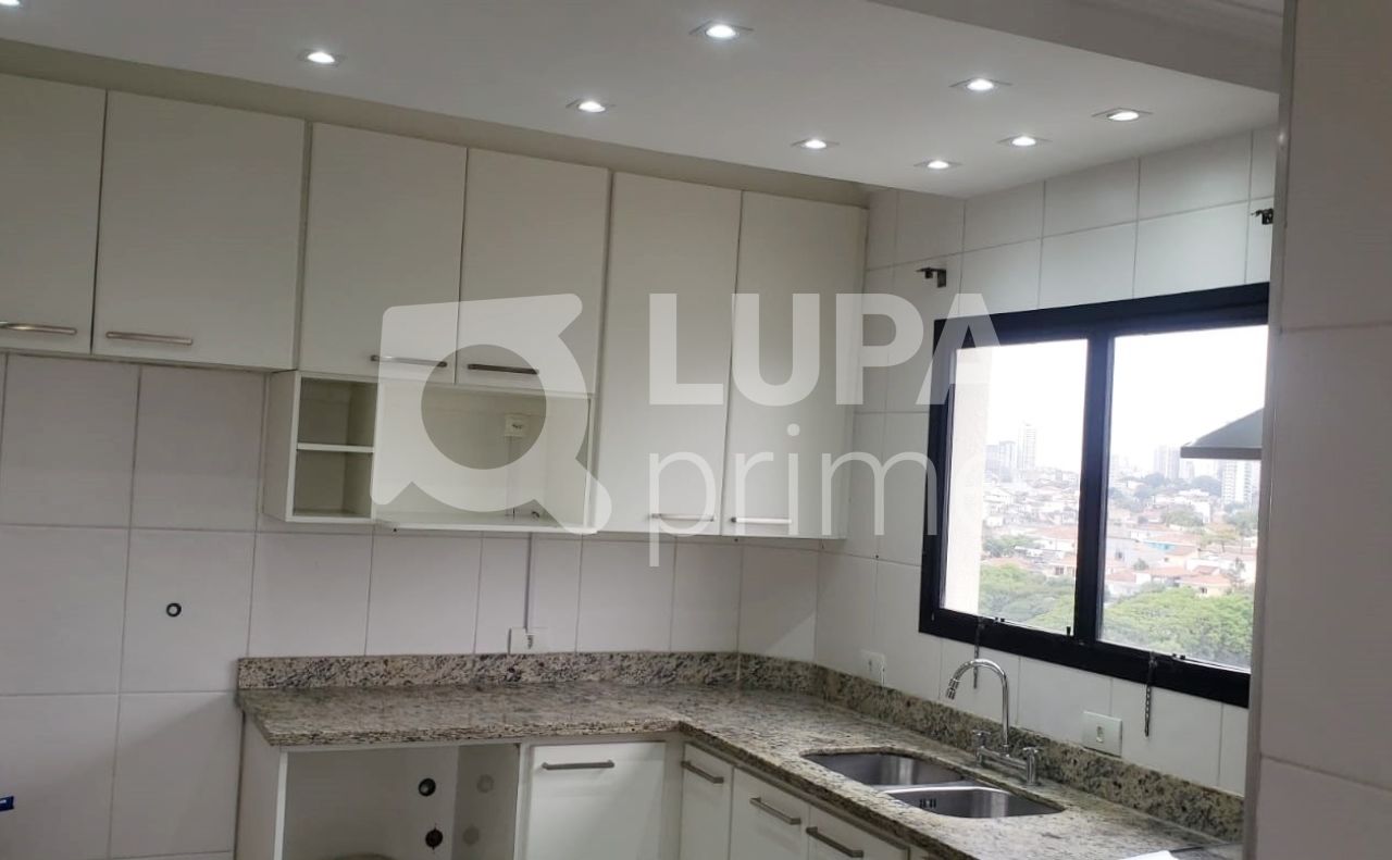 Apartamento à venda com 3 quartos, 200m² - Foto 19